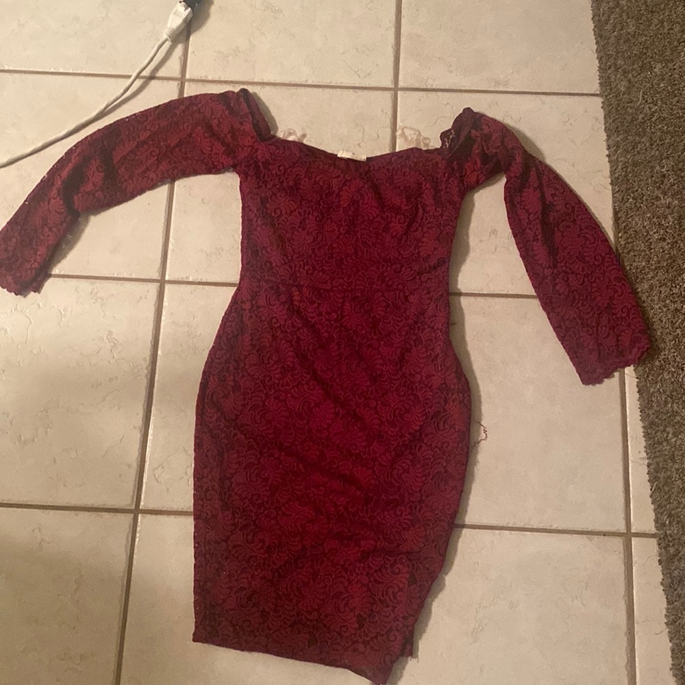 I’m selling a Sanah la dress I wore it once for a party it’s pretty brand new